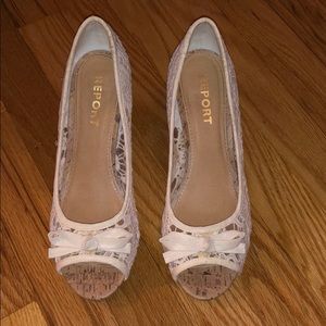 White lace shoes